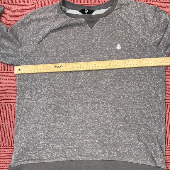 Volcom Men's size small Heather Gray Crewneck Sweater - Picture 4 of 11